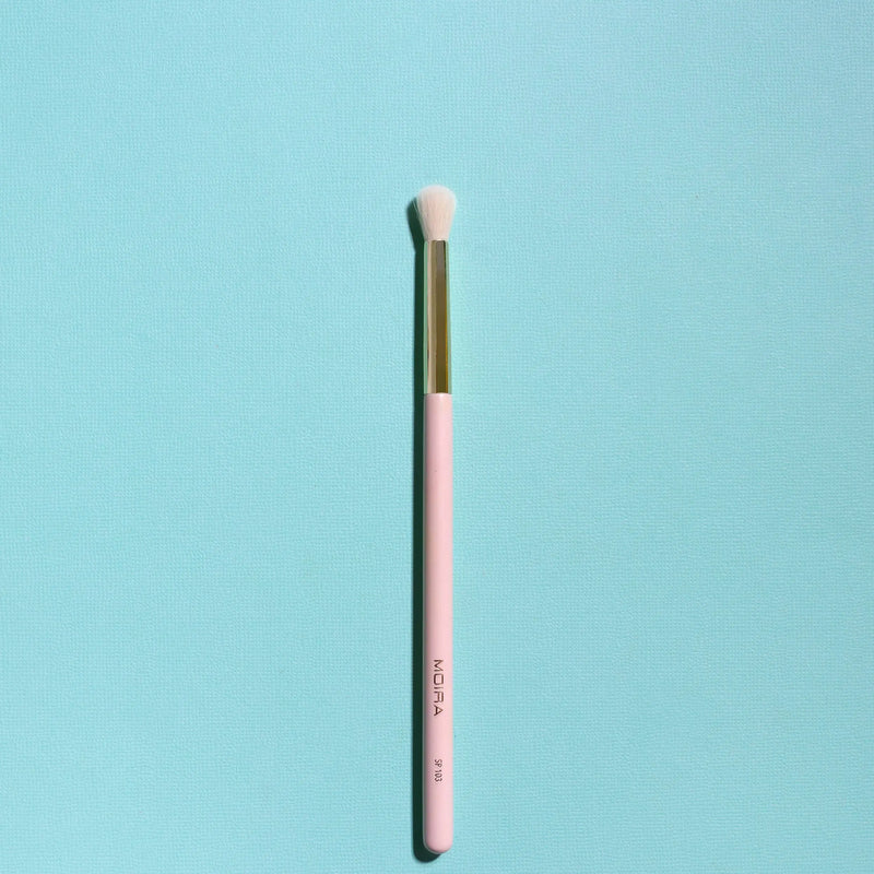 103-Defined Crease Brush