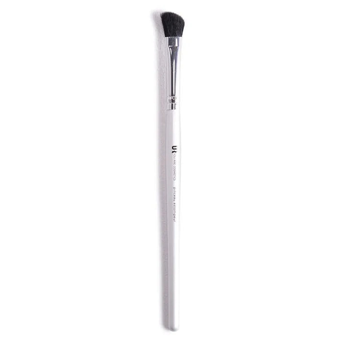 Essential blending brush