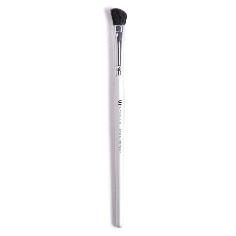 Essential blending brush